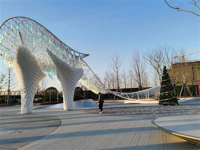 Megamall Space rustfritt stålskulptur